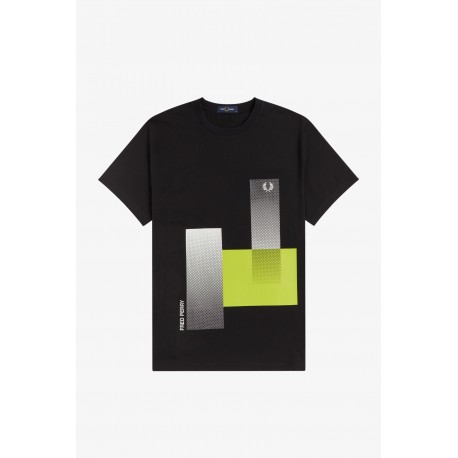Fred Perry M2628 Negra| Camiseta Estampada Hombre