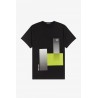 Fred Perry M2628 Negra| Camiseta Estampada Hombre