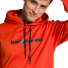 http://213.0.52.52/mirakl/images/sudadera-login-v02_PC010489_53M_1080x1080_model-detail-02.png